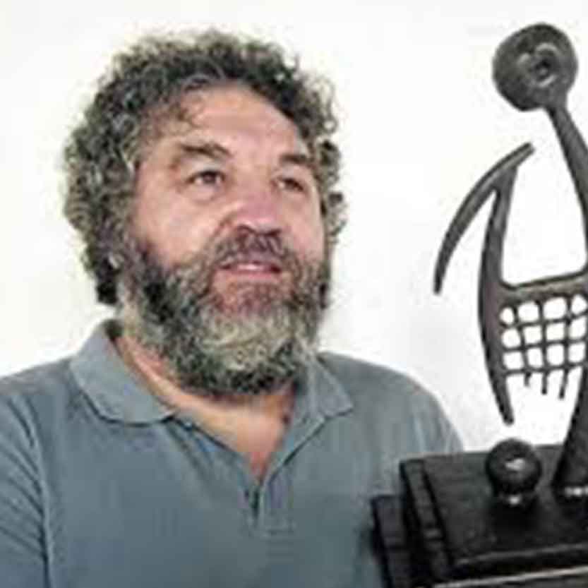 fotografia escultor cesar montaña